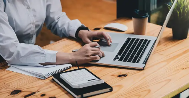 Para bloquear ou desbloquear um empréstimo consignado em benefício do INSS, os aposentados e pensionistas podem seguir os passos abaixo