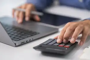 Davivienda préstamo con deducción de planilla: requisitos y aprobación en minutos